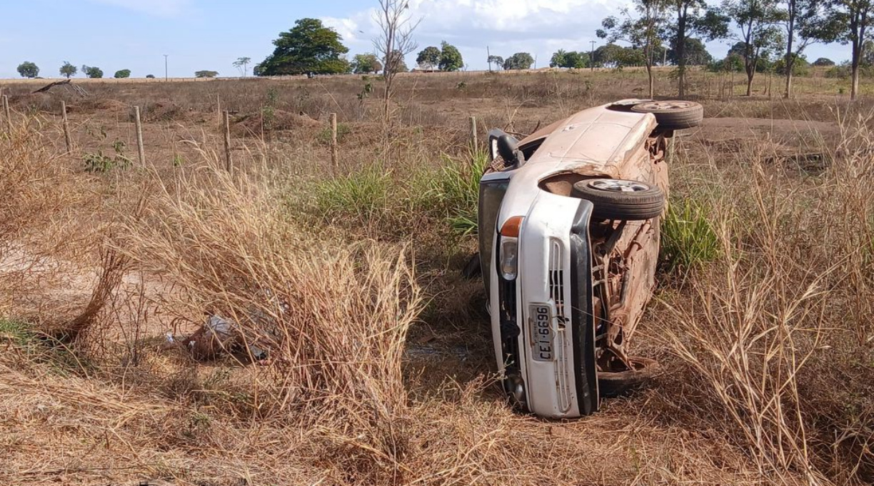 Um idoso de 77 anos morre ao ser arremessado de um carro durante um capotamento na MT-373 em Juscimeira 1