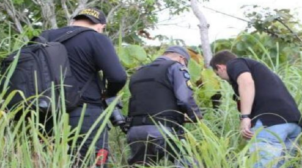 Corpo carbonizado ao lado de Pneus queimados é encontrado em meio a matagal em Várzea Grande 1