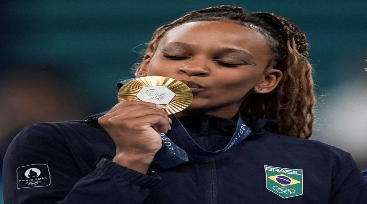 Rebeca é ouro no solo e vira maior medalhista olímpica do Brasil 1