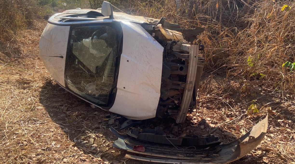 Duas pessoas ficaram feridas durante um capotamento na MT-457 em Jaciara 1