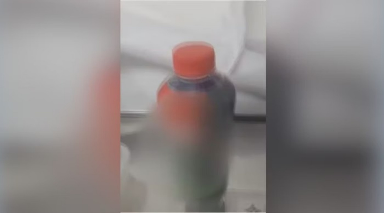 Menino de 8 anos é internado após beber soda cáustica em sala de aula 1