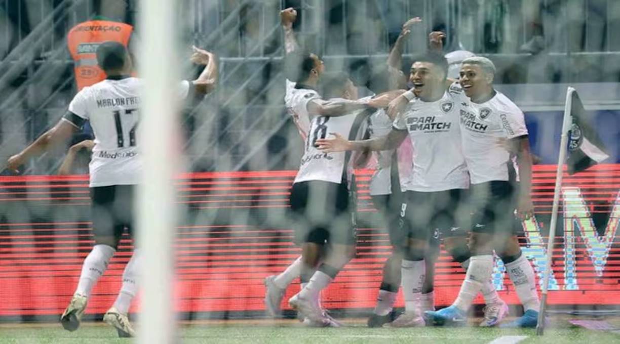 Botafogo, no limite, elimina o Palmeiras da Libertadores 1