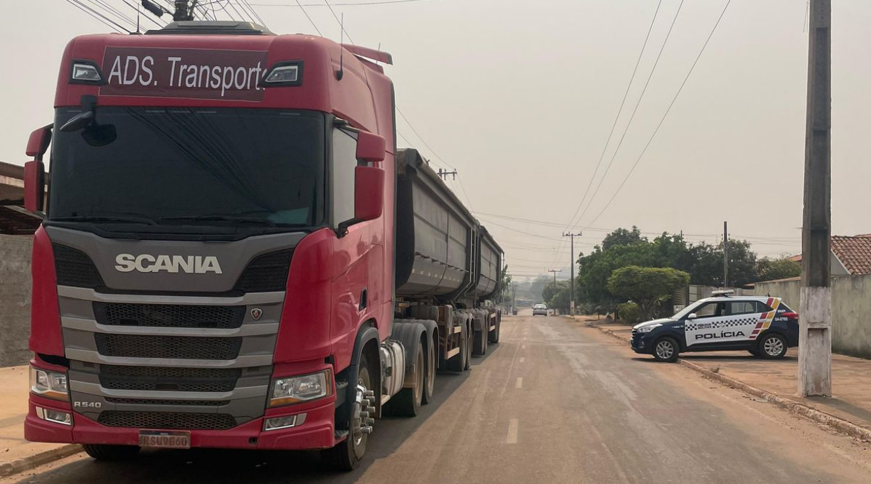 Policiais militares do 28º BPM de Jaciara recuperam carreta roubada em Várzea Grande 1