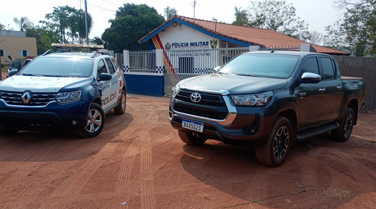 Caminhonete Hilux roubada em Rondonópolis é recuperada pela PM em Fátima de São Lourenço 1