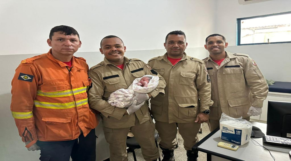 Bombeiros que atuavam no combate a incêndio florestal auxiliam gestante em parto de risco 1