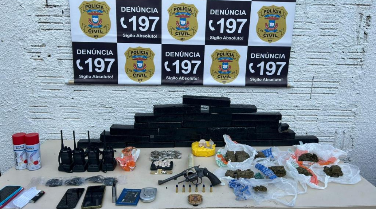 PC prende traficantes flagrados com arma e mais de 23 quilos de drogas em Barra do Bugres 1