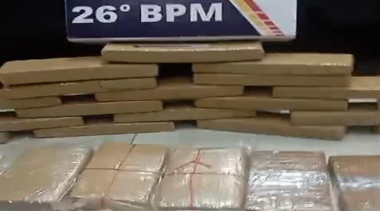 PM prende indivíduo por tráfico de drogas e apreende maconha e pasta-base, pesando cerca de 27 kg 1