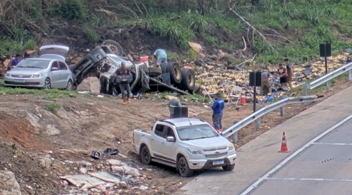 Câmeras da Nova Rota flagram saque de carga na BR-364; PRF aponta para prática de crime 1