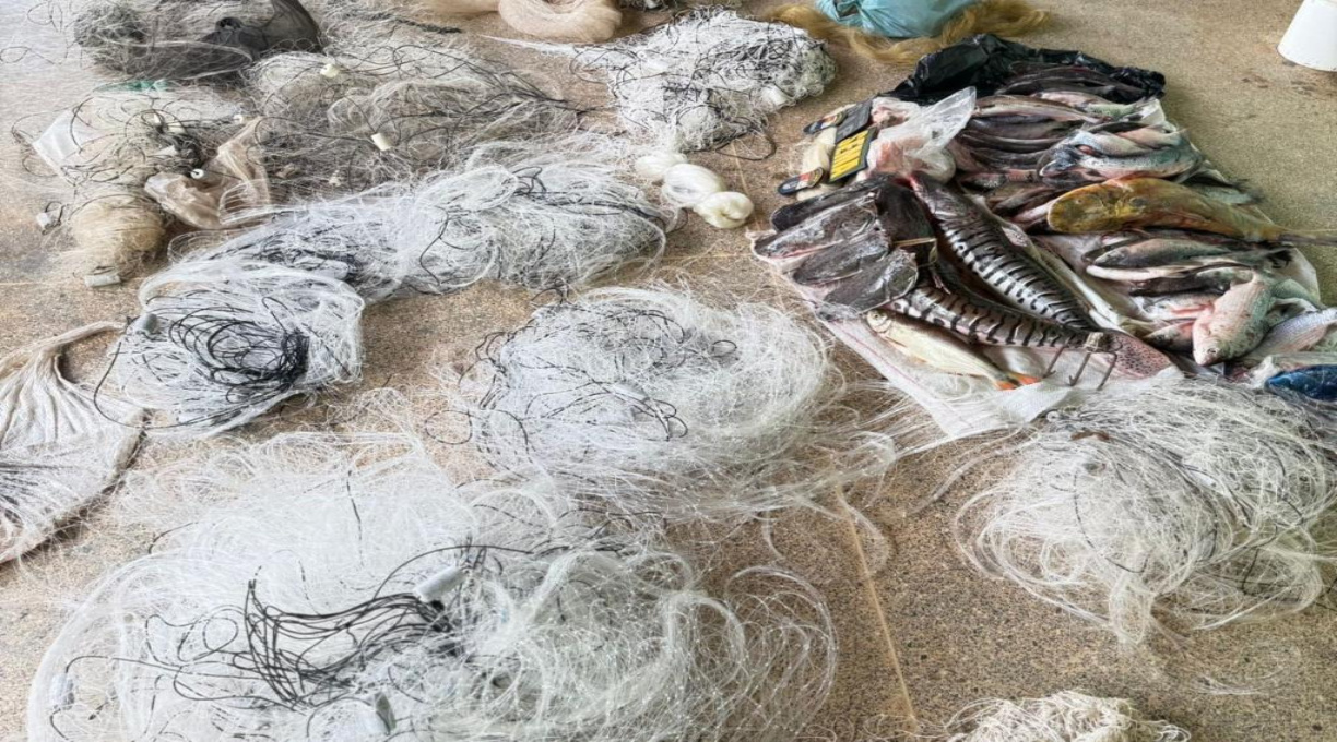 Sema e PM apreendem pescado, redes e tarrafas em Santo Antônio do Leverger 2