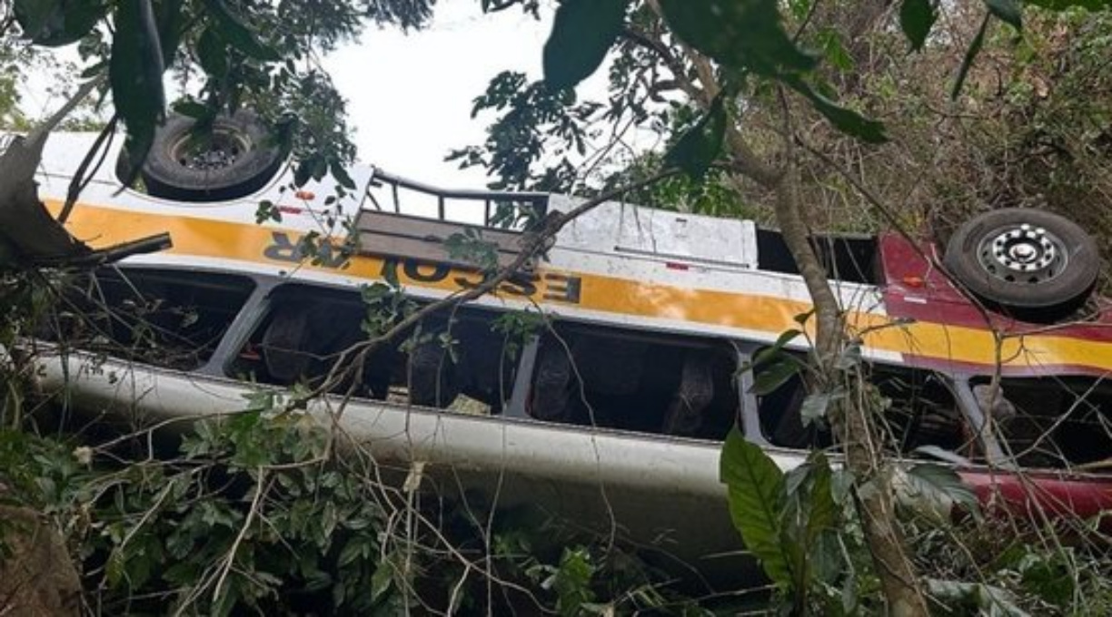 Acidente com ônibus deixa 29 feridos e 18 mortos na Serra da Barriga 1