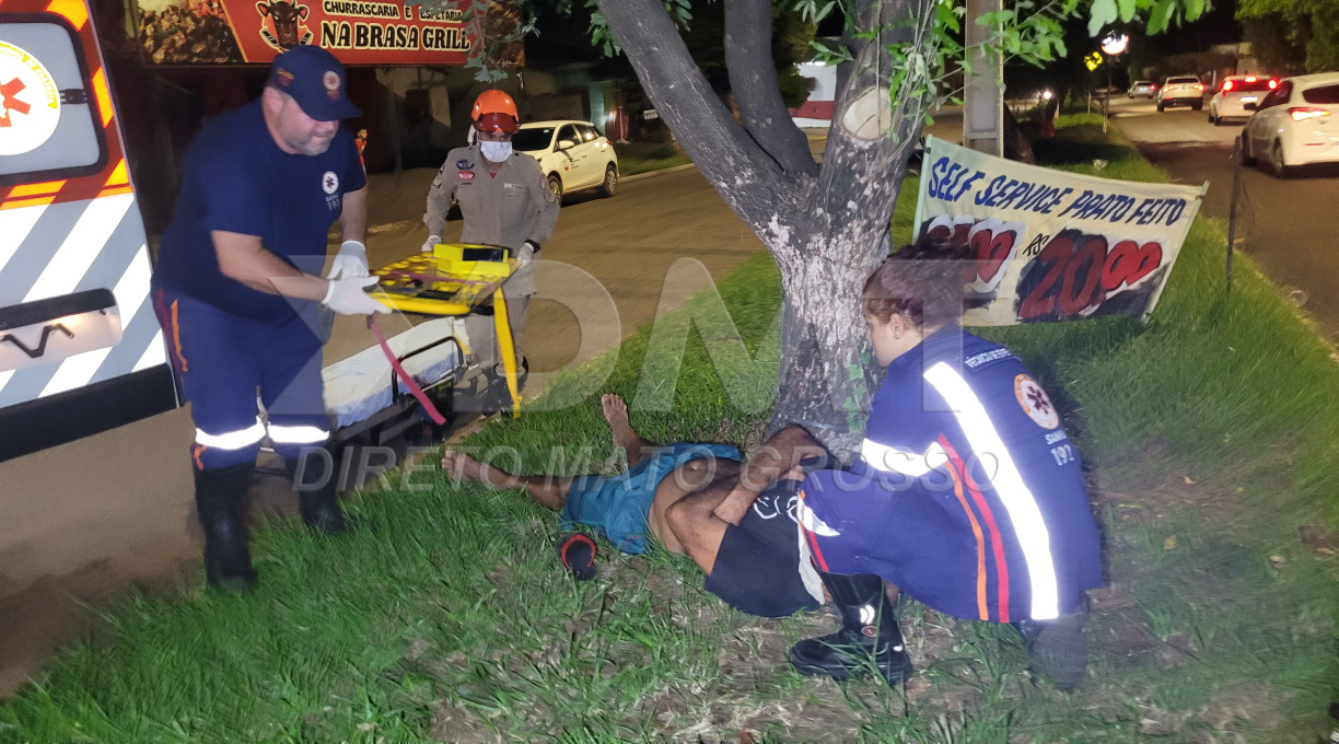 Pedestre fica ferido e é socorrido pelo Samu após ser atropelado na Avenida Brasil 1