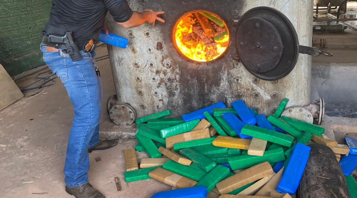 Polícia Civil incinera cerca de uma tonelada de maconha apreendida em Itiquira 1