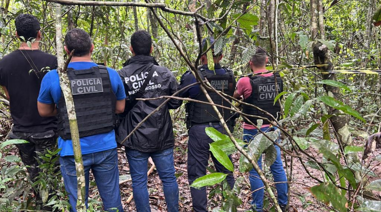 Polícia Civil e Corpo de Bombeiros localizam mais uma ossada em cemitério clandestino 1