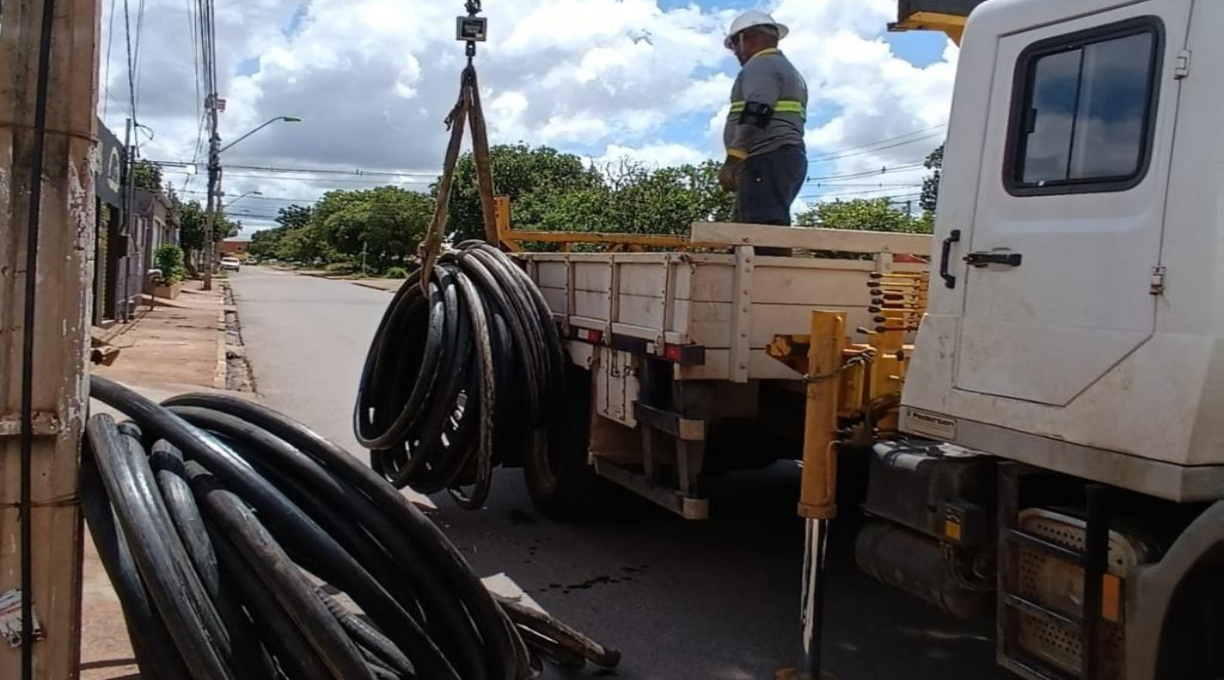 Polícia Civil prende funcionários de empresa flagrados com uma tonelada de fios de cobre furtados 1