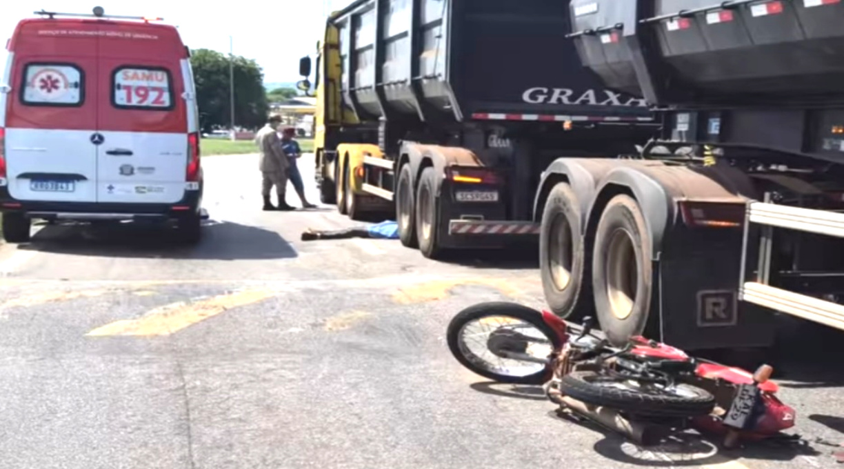 Motociclista tem parte do corpo esmagado em acidente entre moto e carreta na BR-364, em Jaciara 1