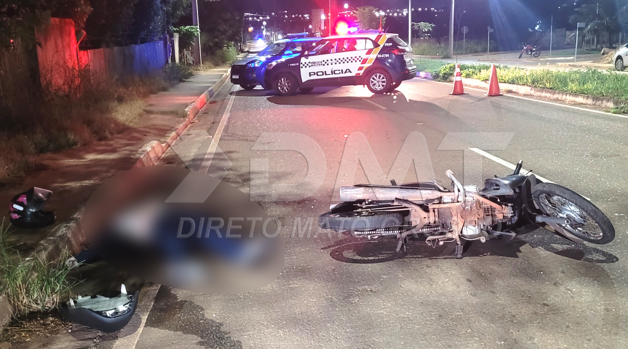 Mulher morre ao colidir com moto em meio-fio na Avenida W11 no bairro Sagrada Família 1