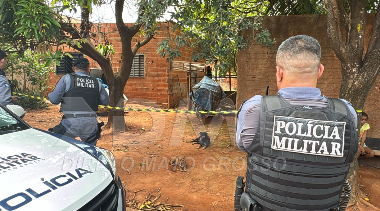 Filho encontra a mãe morta no bairro Alfredo de Castro, com uma faca cravada no pescoço 1