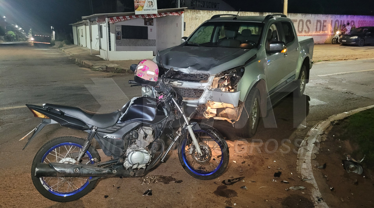 Jovem de 18 anos é socorrida com traumatismo craniano após colisão entre caminhonete e moto em Rondonópolis 1