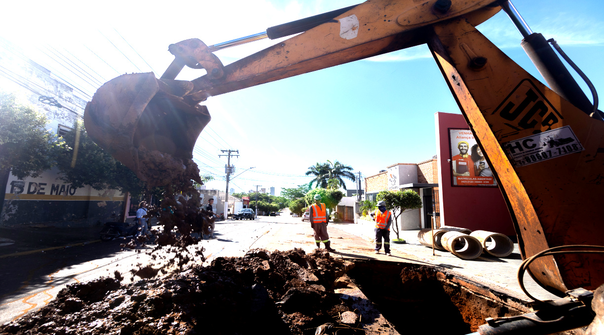 Prefeitura inicia obras de tapa-buracos e recuperação de rede de drenagem 1