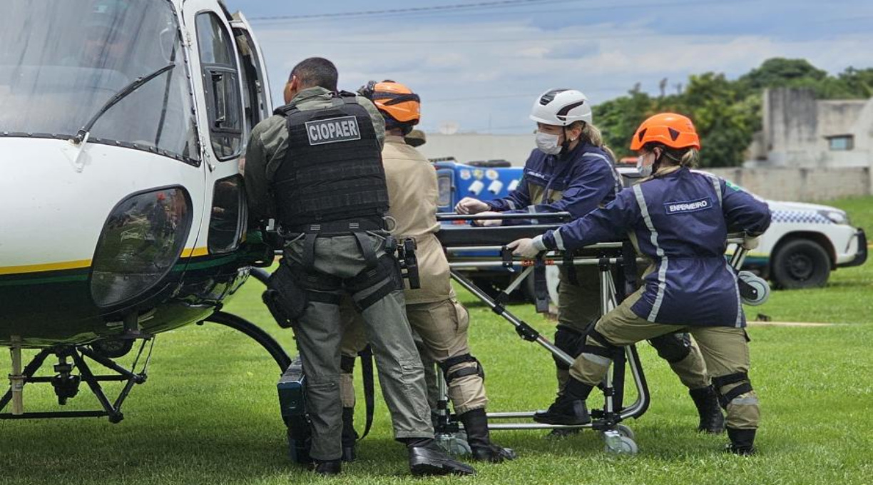 Ciopaer e Corpo de Bombeiros resgatam trabalhador que caiu em silo de grãos 1