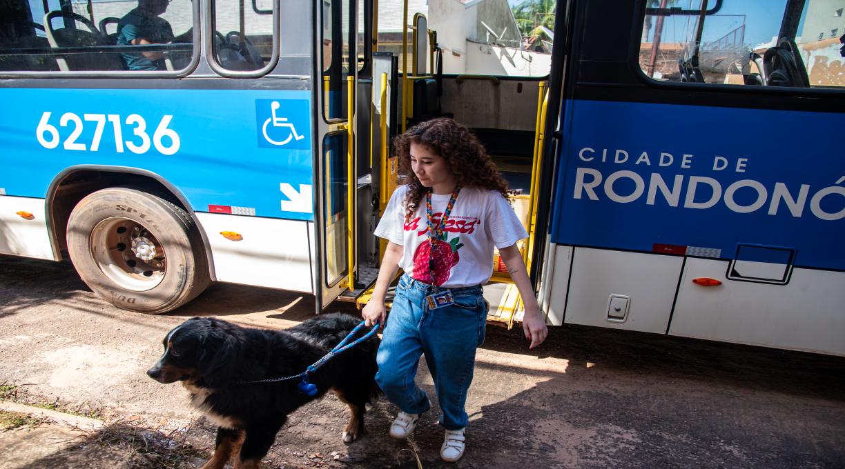 Prefeitura passa a garantir direito ao acompanhamento de cães de assistência no transporte coletivo 1