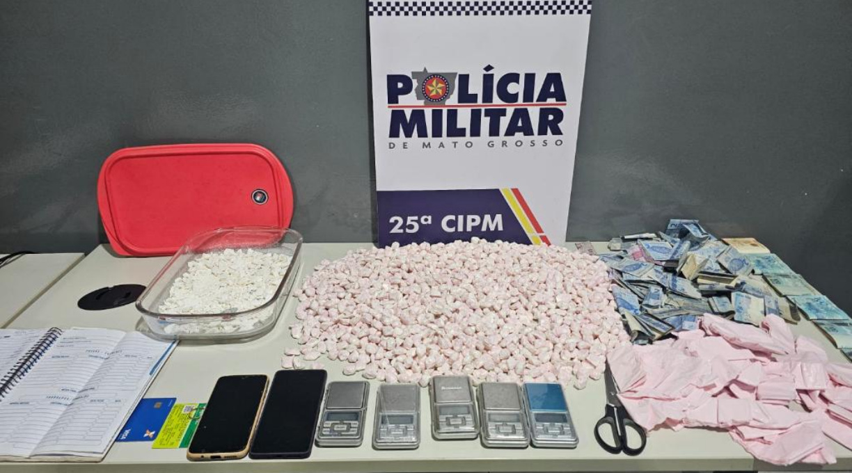 PM prende traficante com 1,4 mil porções de cocaína e R$ 6,7 mil em dinheiro em Várzea Grande 1