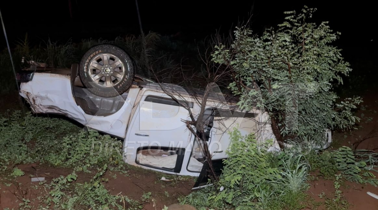 Três mulheres foram socorridas pelo SAMU após uma caminhonete S10 capotar na estrada de São Lourenço de Fátima 1